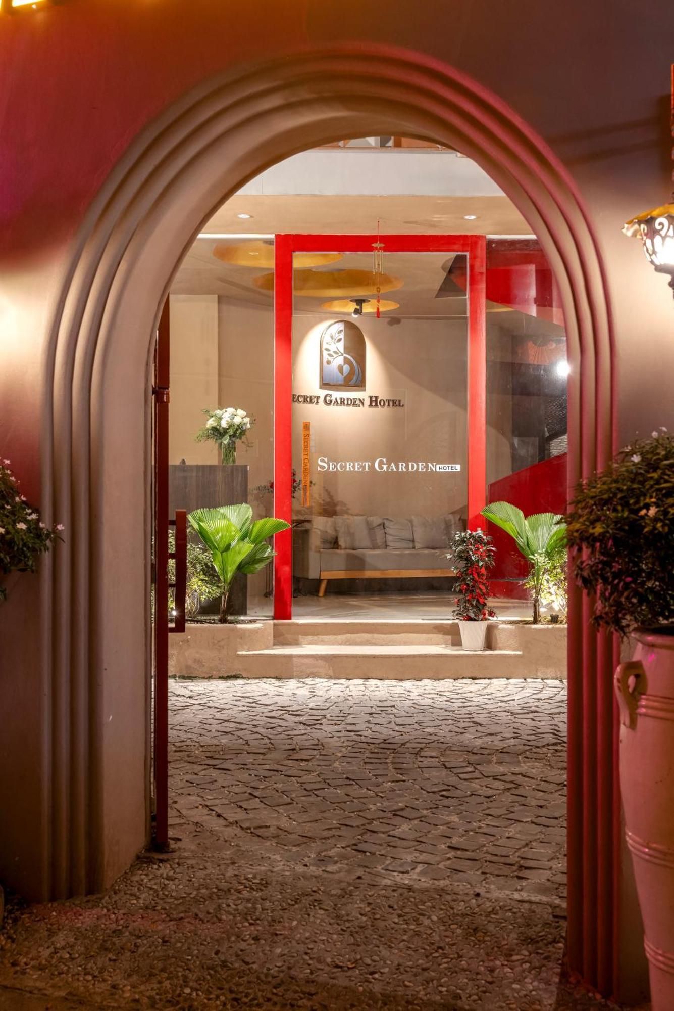 Secret Garden Hotel โฮจิมินห์ซิตี้ ภายนอก รูปภาพ